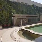 Le Pavillon Du Lac